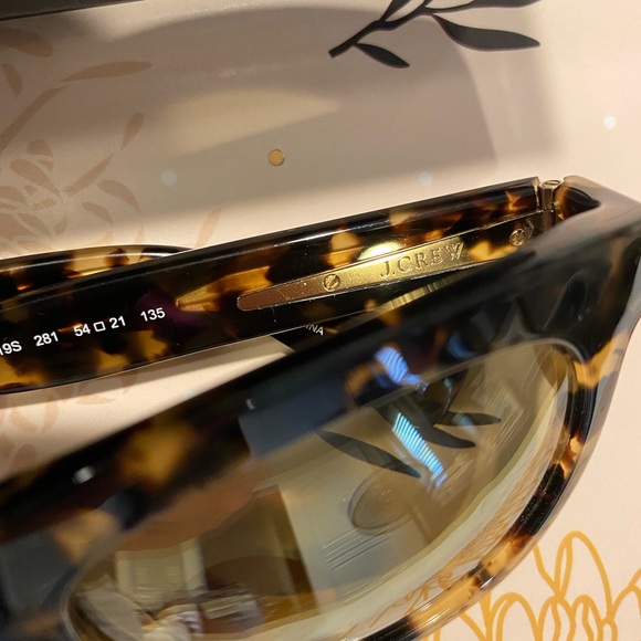 J crew tortoise shell sunglasses - Picture 3 of 3
